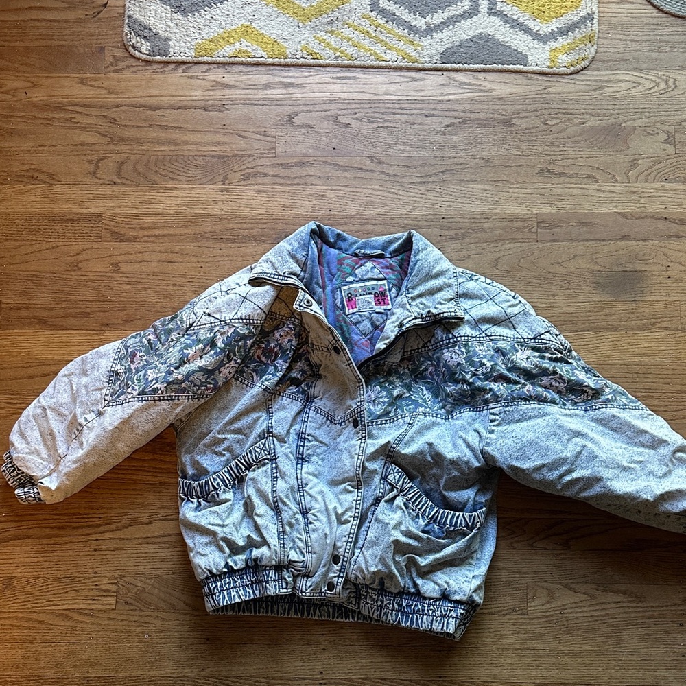 VINTAGE Denim Jacket with Floral Pattern
